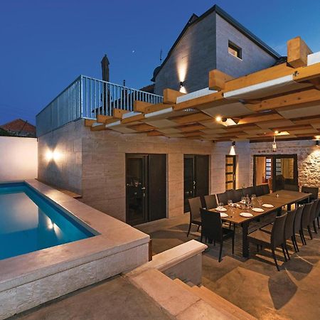 9 Bedroom Lovely Home In Kaprije Εξωτερικό φωτογραφία
