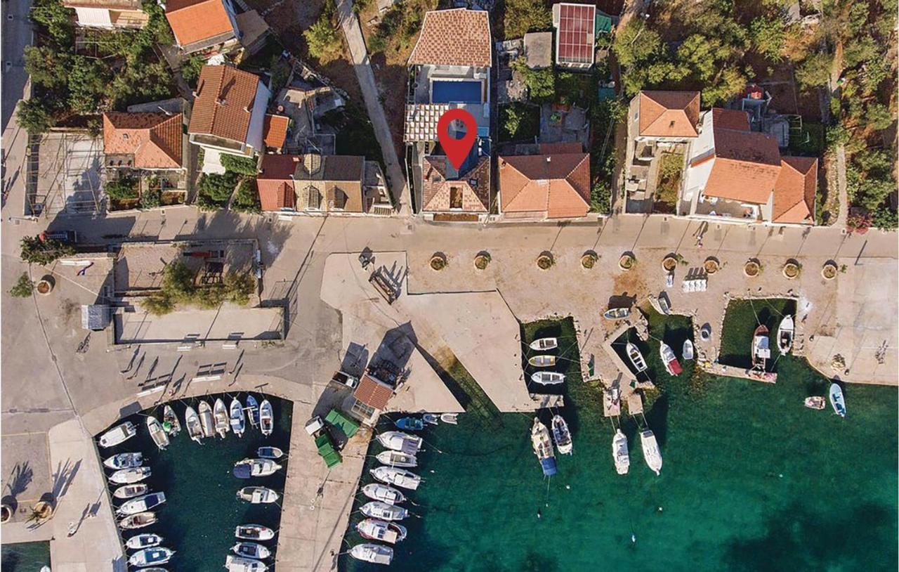 9 Bedroom Lovely Home In Kaprije Εξωτερικό φωτογραφία