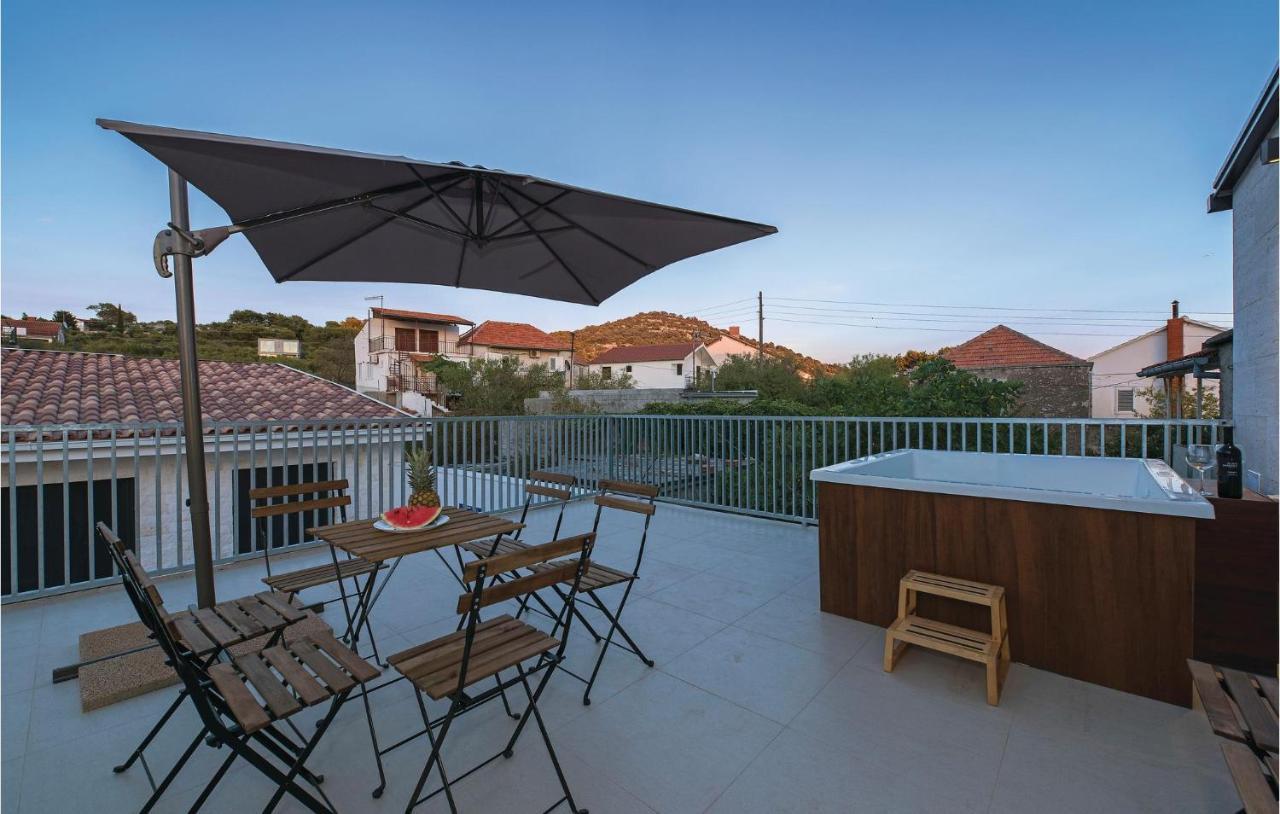 9 Bedroom Lovely Home In Kaprije Εξωτερικό φωτογραφία