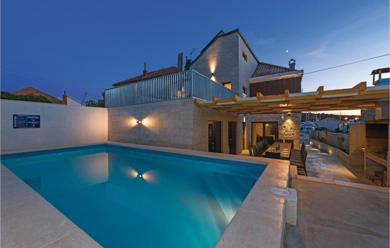 9 Bedroom Lovely Home In Kaprije Εξωτερικό φωτογραφία